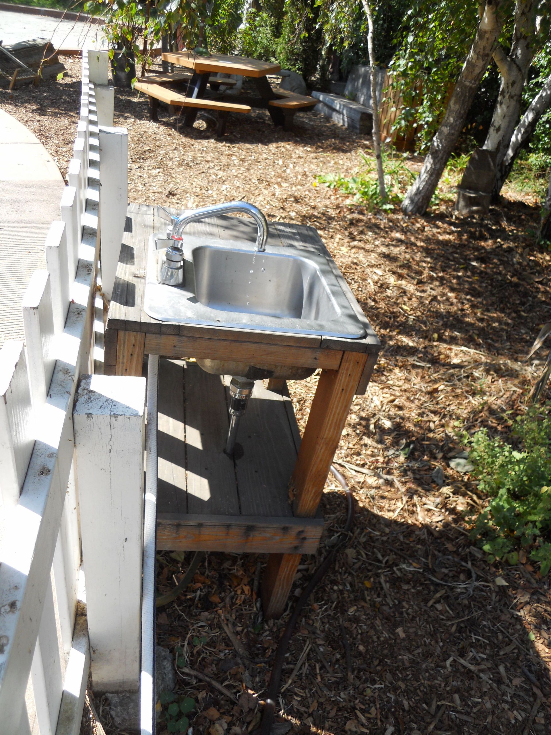 DIY Outdoor Sink Station
 Nine Nifty Ideas From San Francisco Green Schoolyards