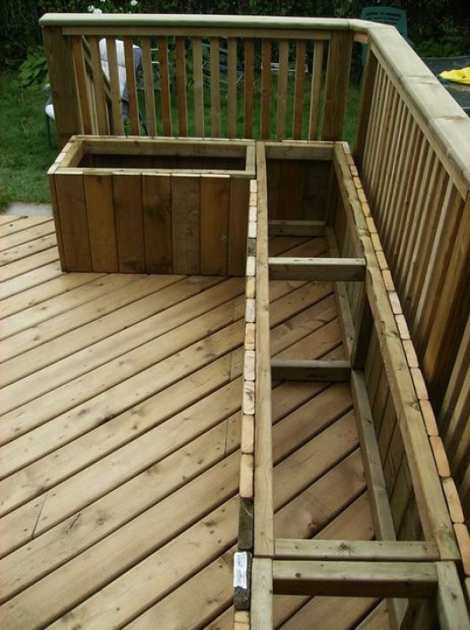 DIY Outdoor Storage Bench
 19 DIY Outdoor Bench and Storage Organization Ideas