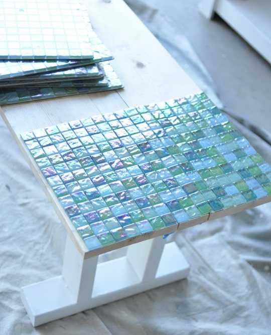DIY Outdoor Tile Table
 DIY Tile Outdoor Table