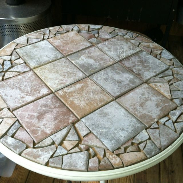 DIY Outdoor Tile Table
 Pin about Round patio table on Table top redo