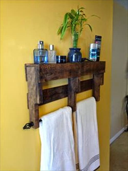 DIY Pallet Towel Rack
 101 DIY and Crafts