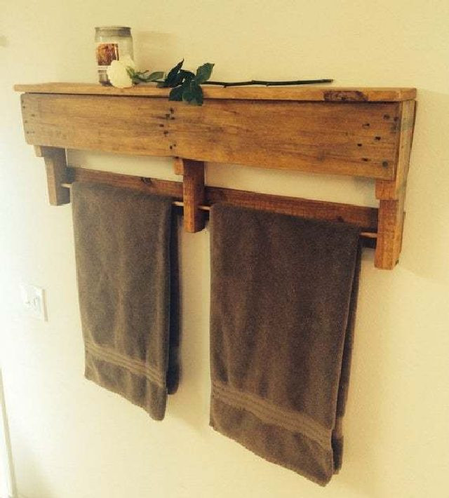 DIY Pallet Towel Rack
 DIY Pallet Towel Rack with Shelf