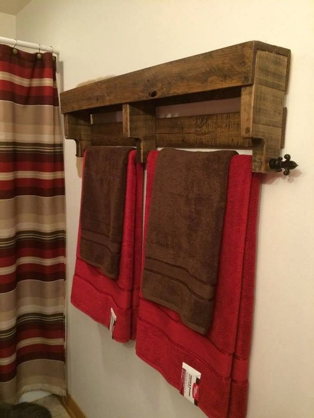 DIY Pallet Towel Rack
 Pallet Towel Racks for Bathroom image by