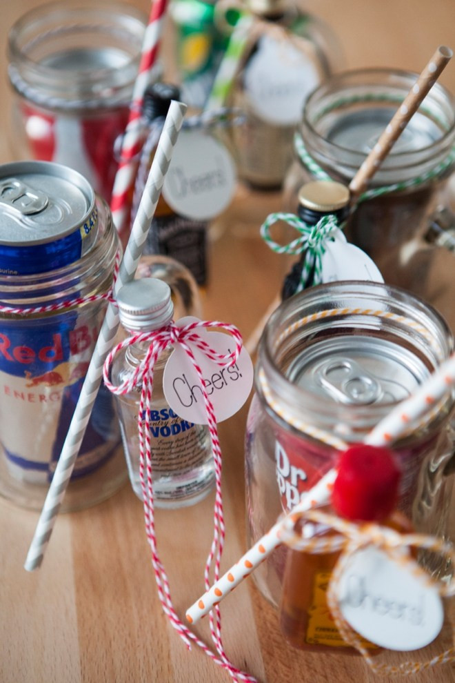 DIY Party Favors For Adults
 21 DIY Christmas Mason Jars to Gift or Decorate With Hot