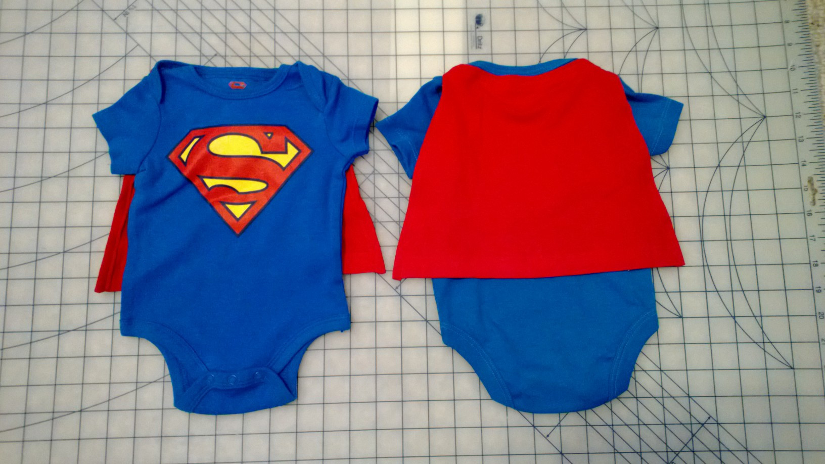 DIY Toddler Cape Pattern
 DIY Baby Superhero Cape