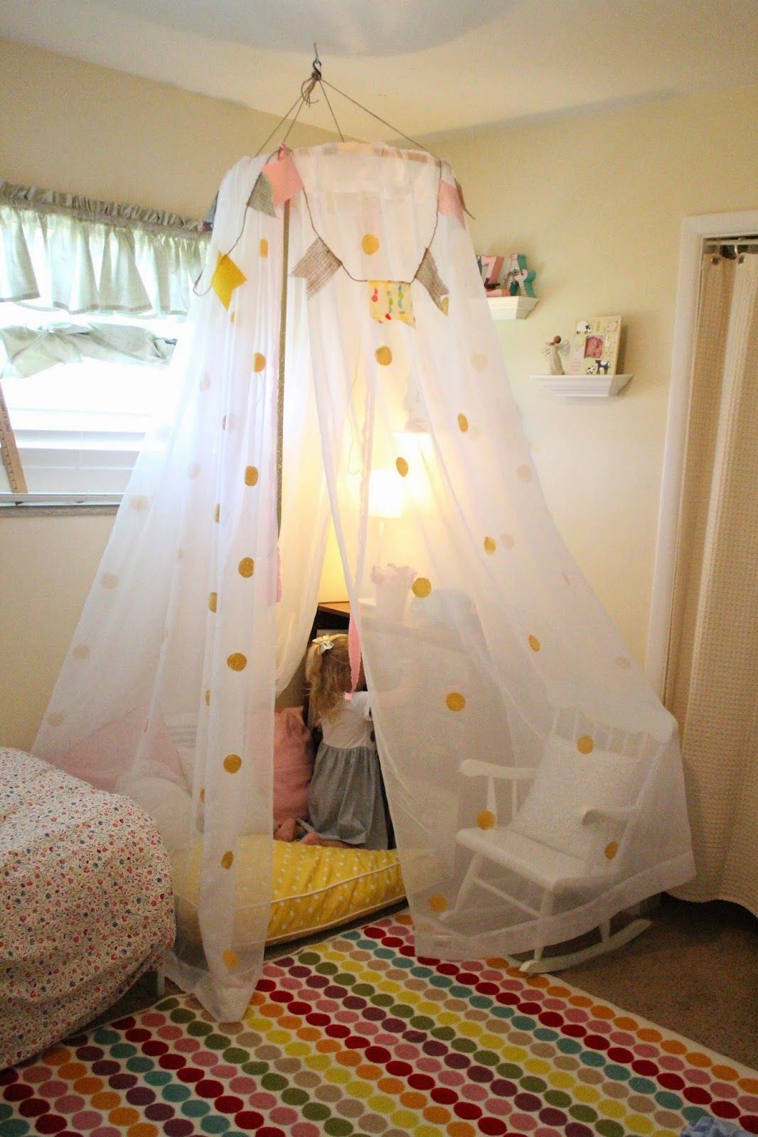 DIY Toddler Tent
 Mommy Vignettes DIY No Sew Tent Canopy Tutorial