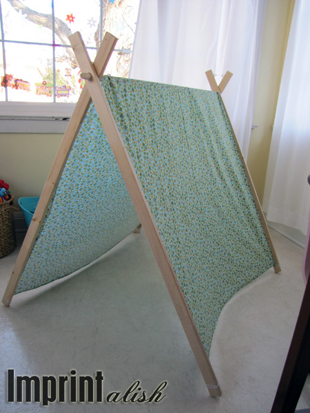 DIY Toddler Tent
 Imprintalish For the Kids DIY A Frame Tent