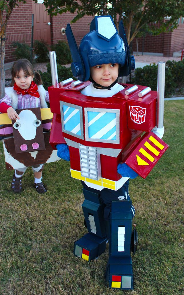 DIY Transformers Costumes
 TRANSFORMERS OPTIMUS PRIME