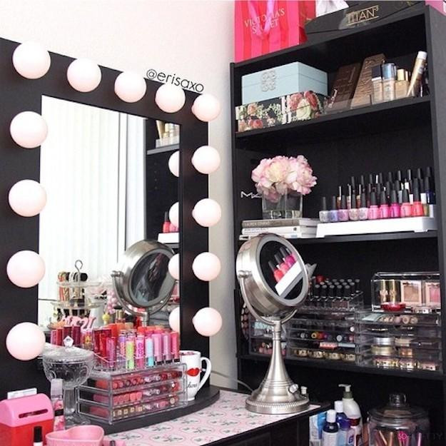 DIY Vanity Organizer
 13 Insanely Cool Makeup Organizers