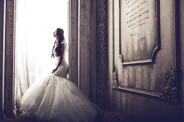 DIY Wedding Dress Preservation
 4 Critical Factors to Keep in Mind for a DIY Wedding Dress