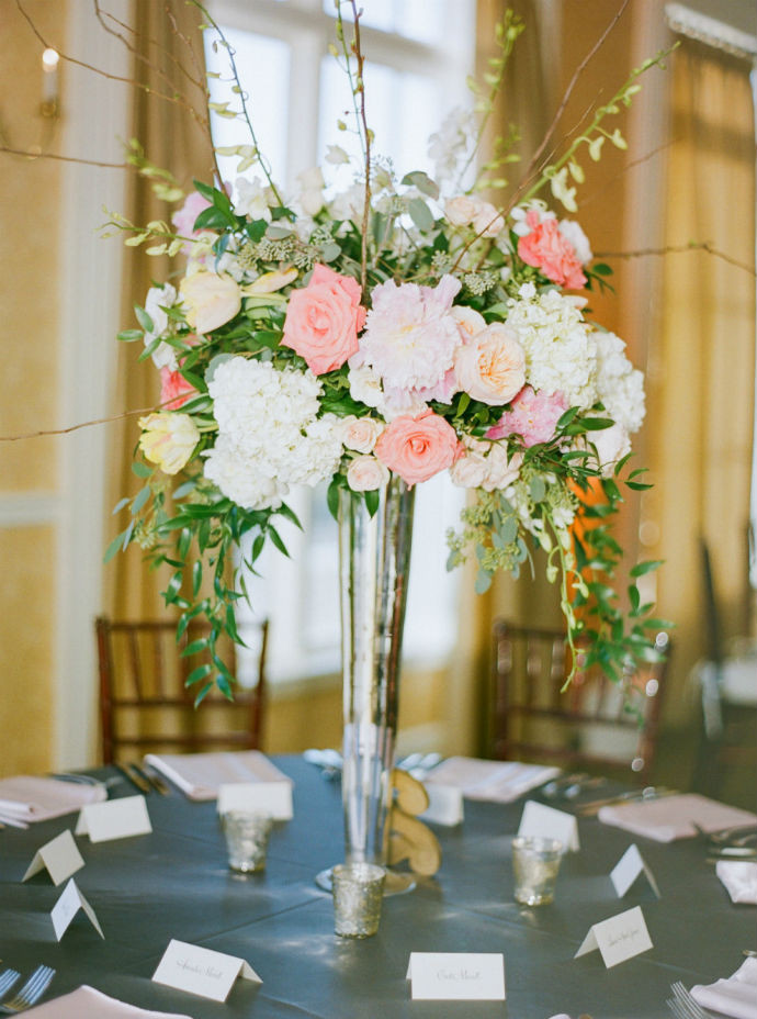 Diy Wedding Flower Centerpieces
 7 Tips To DIY Wedding Floral Arrangements — Wedpics Blog