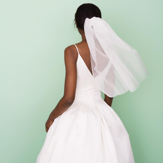 Diy Wedding Veils
 How to DIY Your Wedding Veil It s Surprisingly Easy