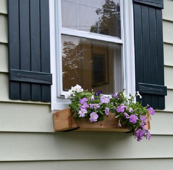 DIY Window Boxes
 25 Wonderful DIY Window Box Planters