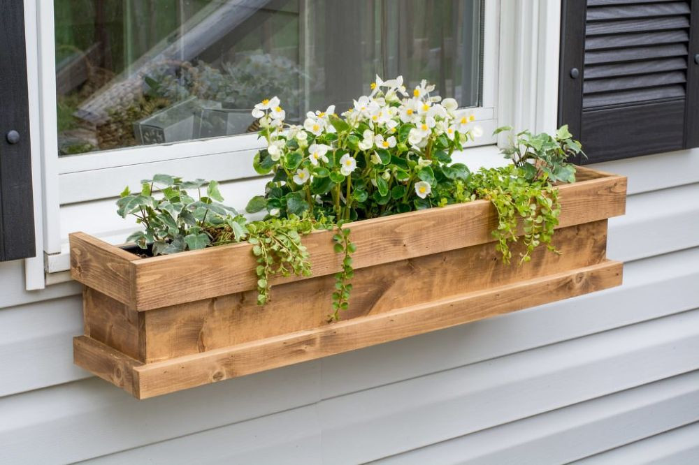 DIY Window Flower Boxes
 DIY Cedar Window Boxes