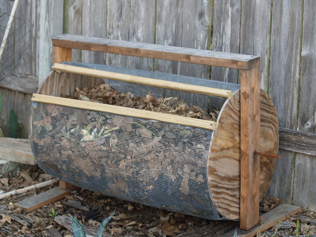 DIY Wood Compost Bin
 12 DIY post Bin Ideas