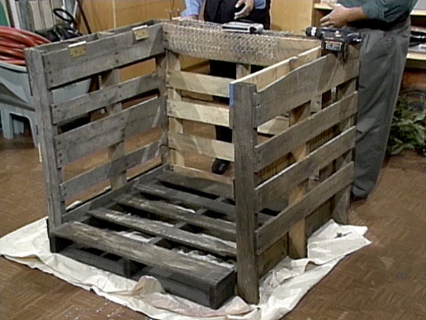 DIY Wood Compost Bin
 DIY Wood Design Here Build wooden post bin