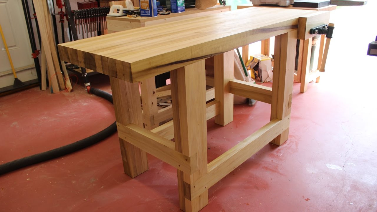 DIY Wood Workbench
 Build a Sturdy Woodworking Workbench