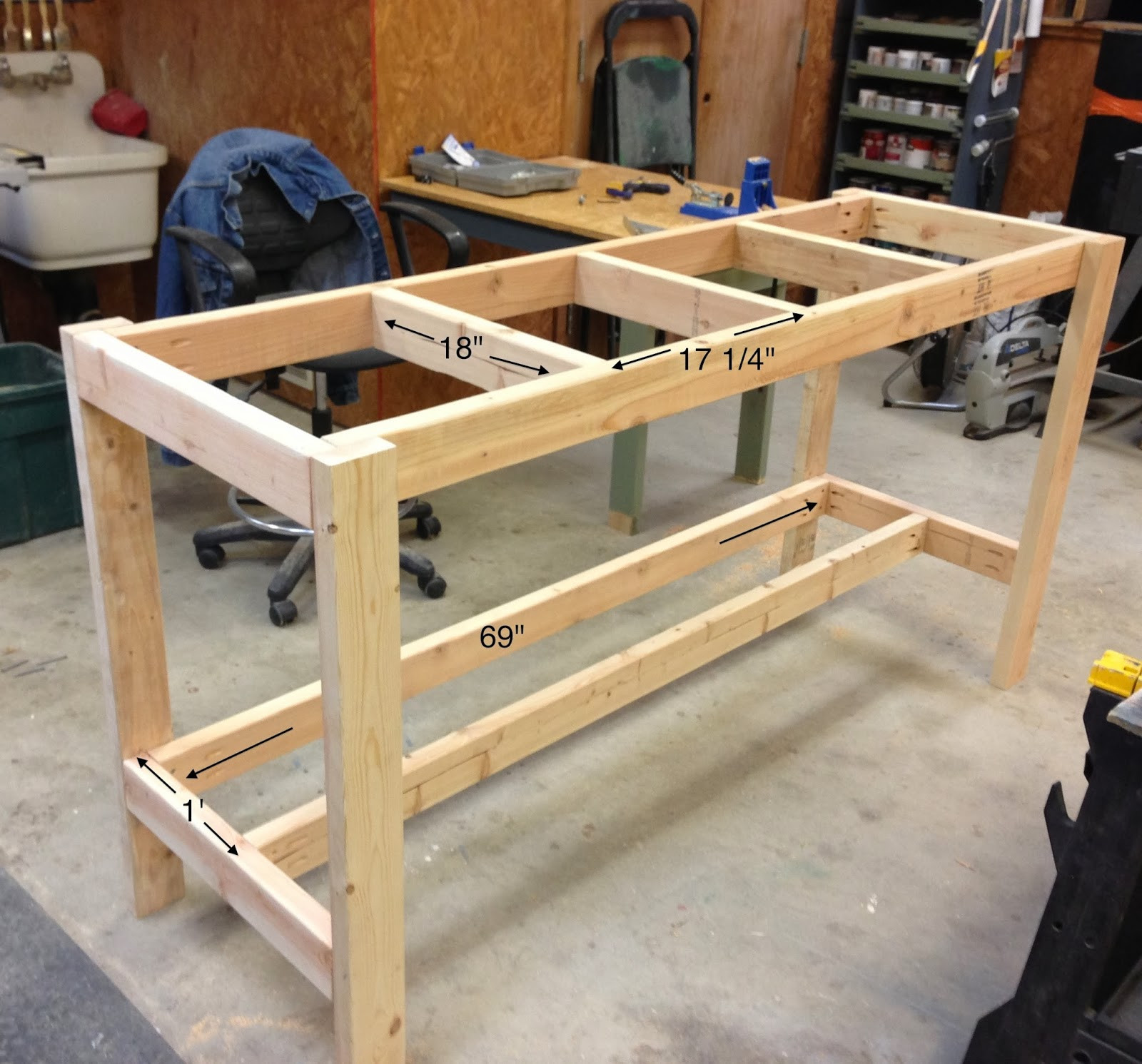 DIY Wood Workbench
 Wilker Do s DIY Workbench