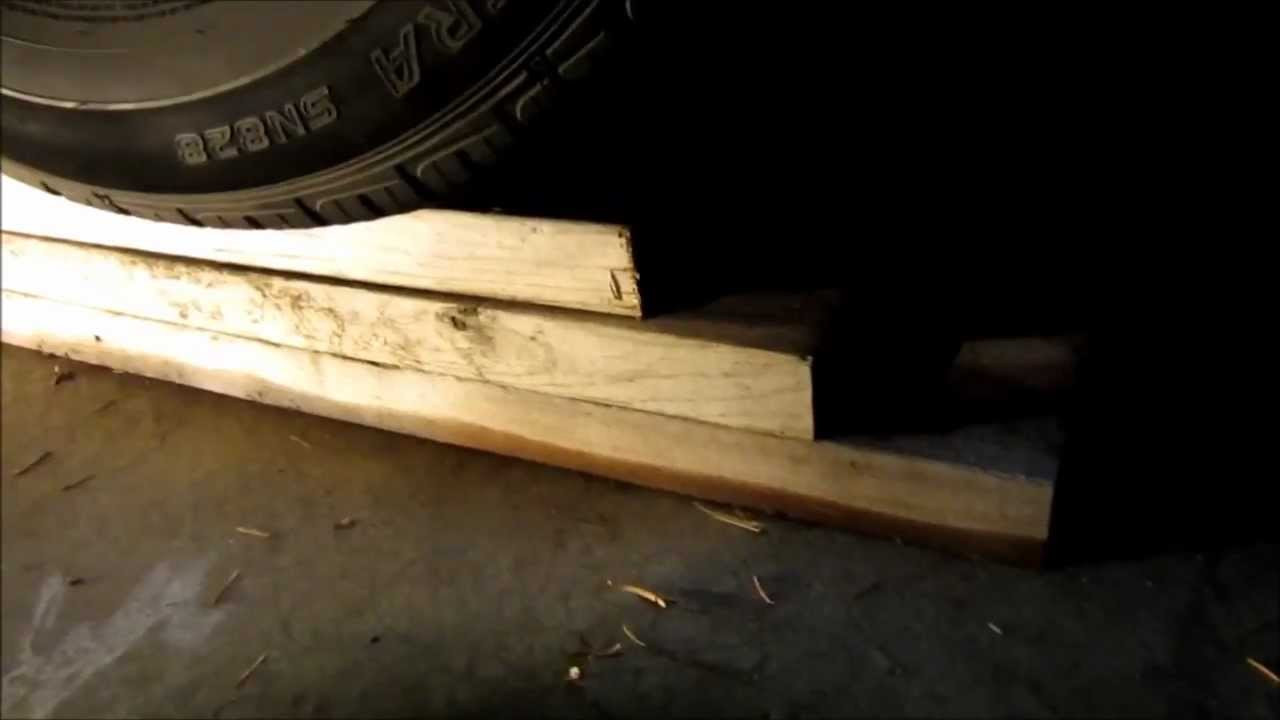 DIY Wooden Car Ramps
 Cheap and quick DIY car ramps from wood boards when