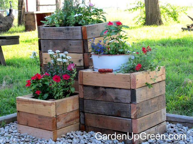 DIY Wooden Flower Boxes
 DIY Reclaimed Wood Planter Boxes