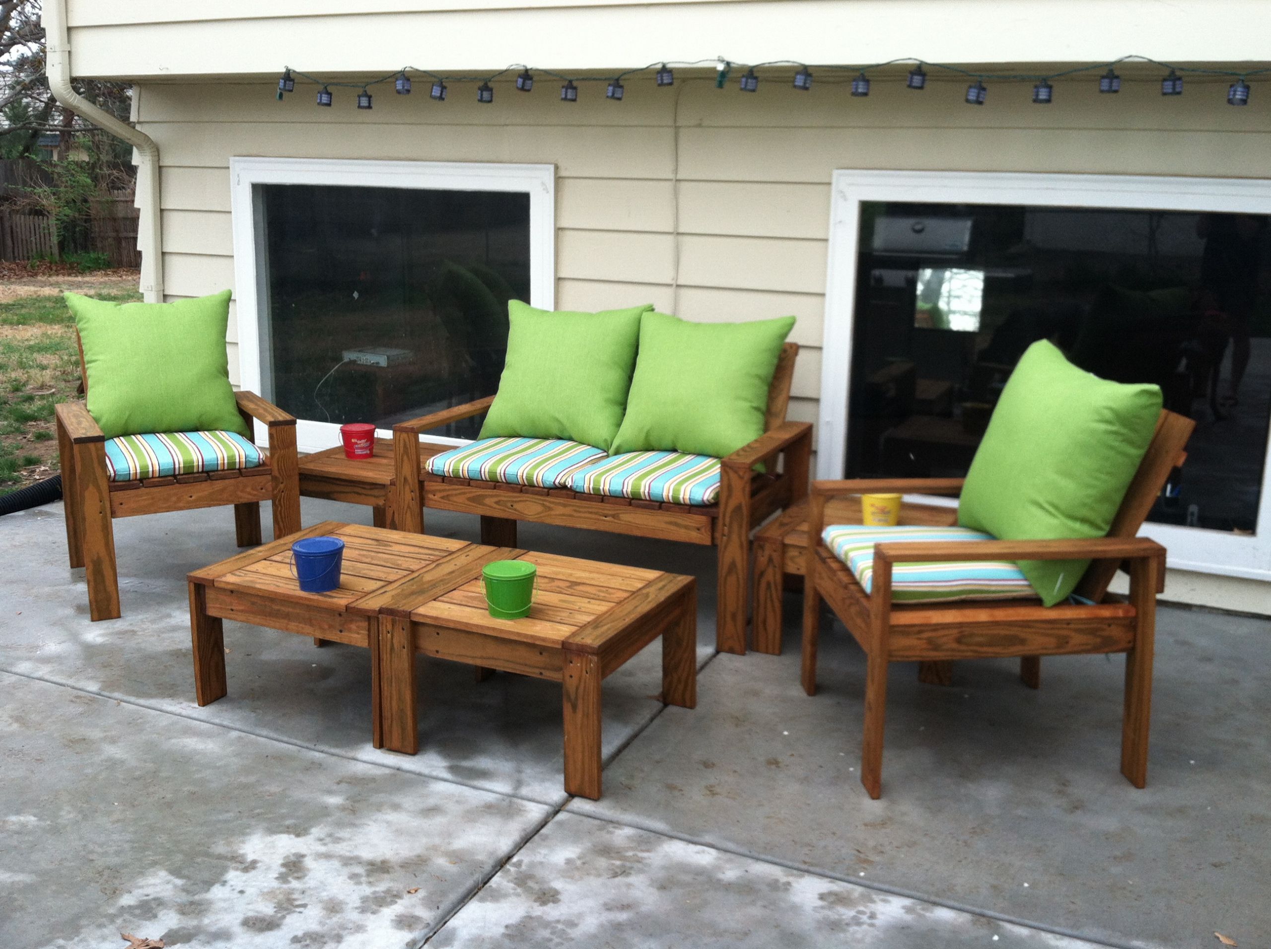 DIY Wooden Outdoor Furniture
 Ana White