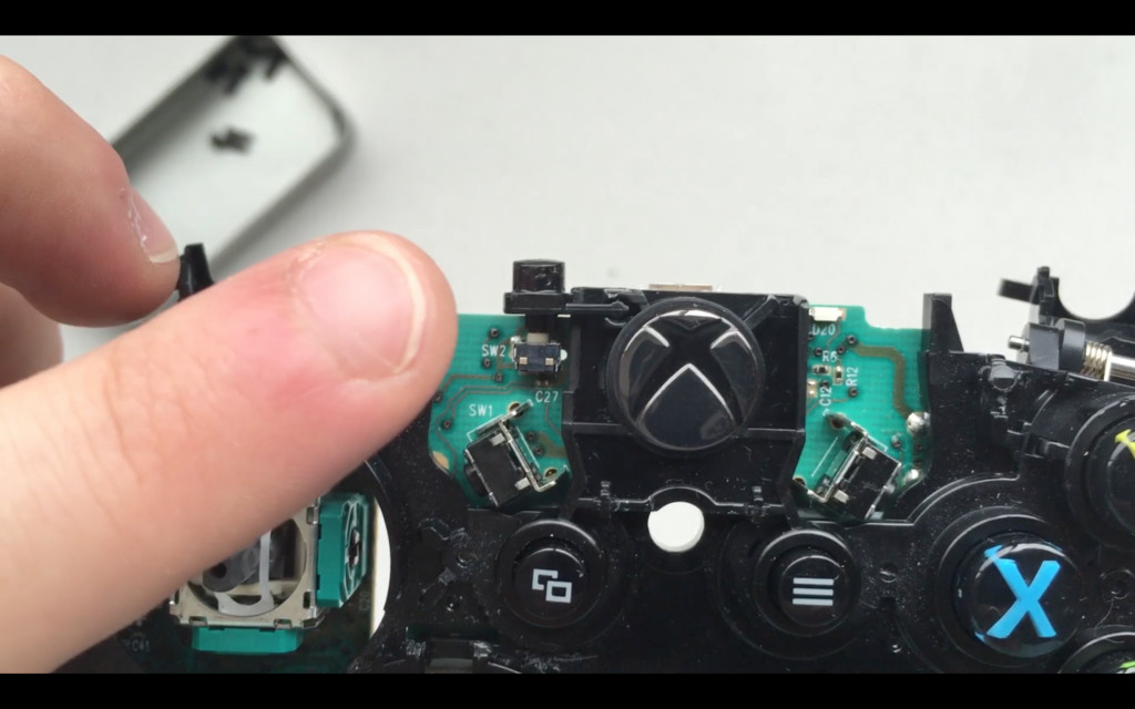 DIY Xbox One Controller
 How to Reassemble an Xbox e Controller