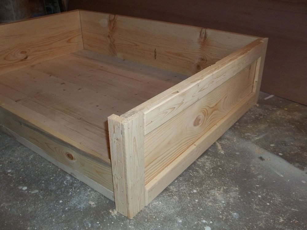 Dog Bed Furniture DIY
 DIY Wooden Dog Bed