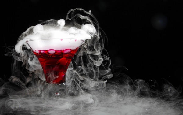Dry Ice Ideas For Halloween Party
 Halloween cocktails surprise your guests with ominous drinks