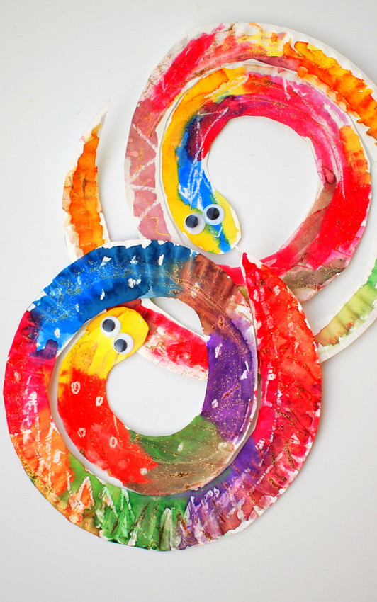 Easy Art For Preschoolers
 Easy and Colorful Paper Plate Snakes
