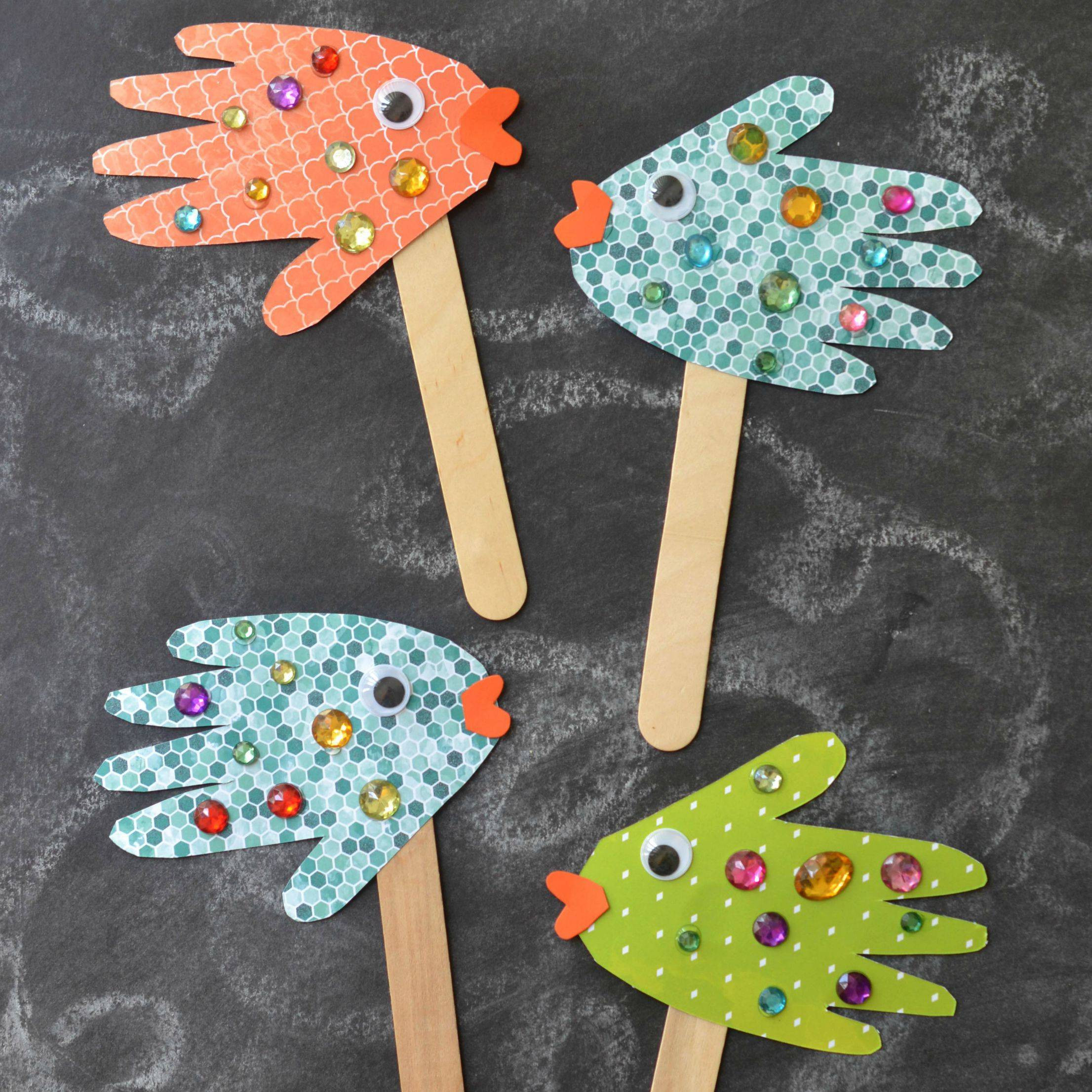 Easy Arts And Crafts For Preschoolers
 Handprint Fish Puppets