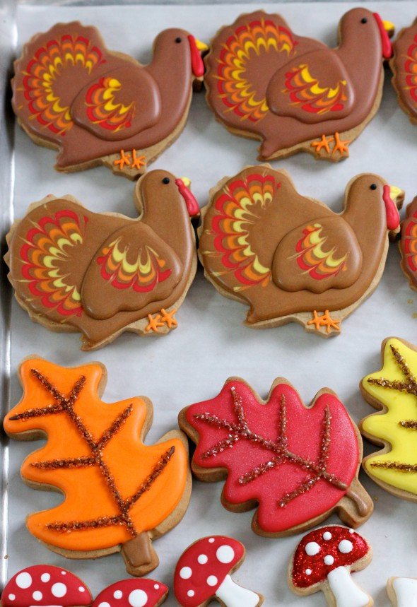 Fall Sugar Cookies
 Fall Favorite Cupcake & Cookie Ideas
