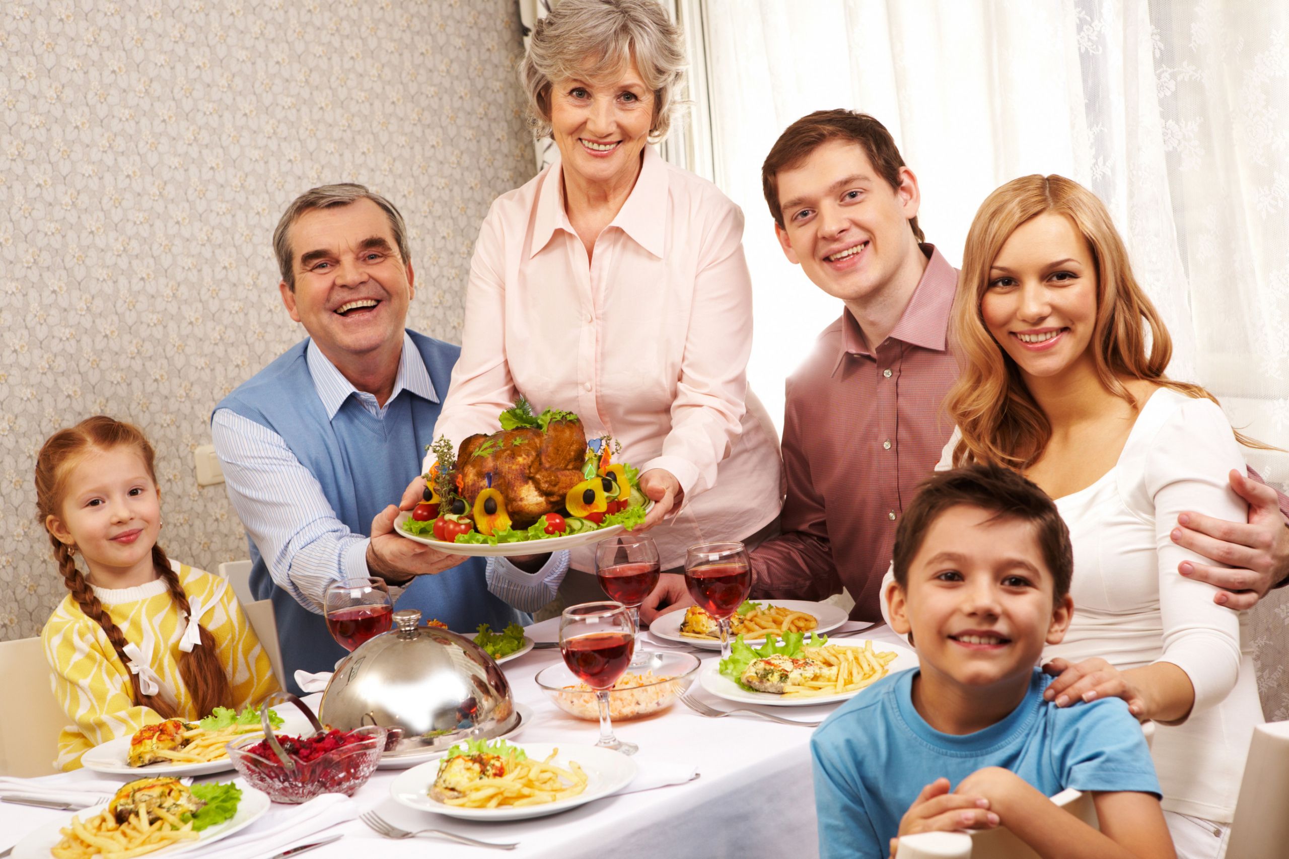 Family Thanksgiving Dinner
 Why You Should Set an Extra Place Setting at the Table