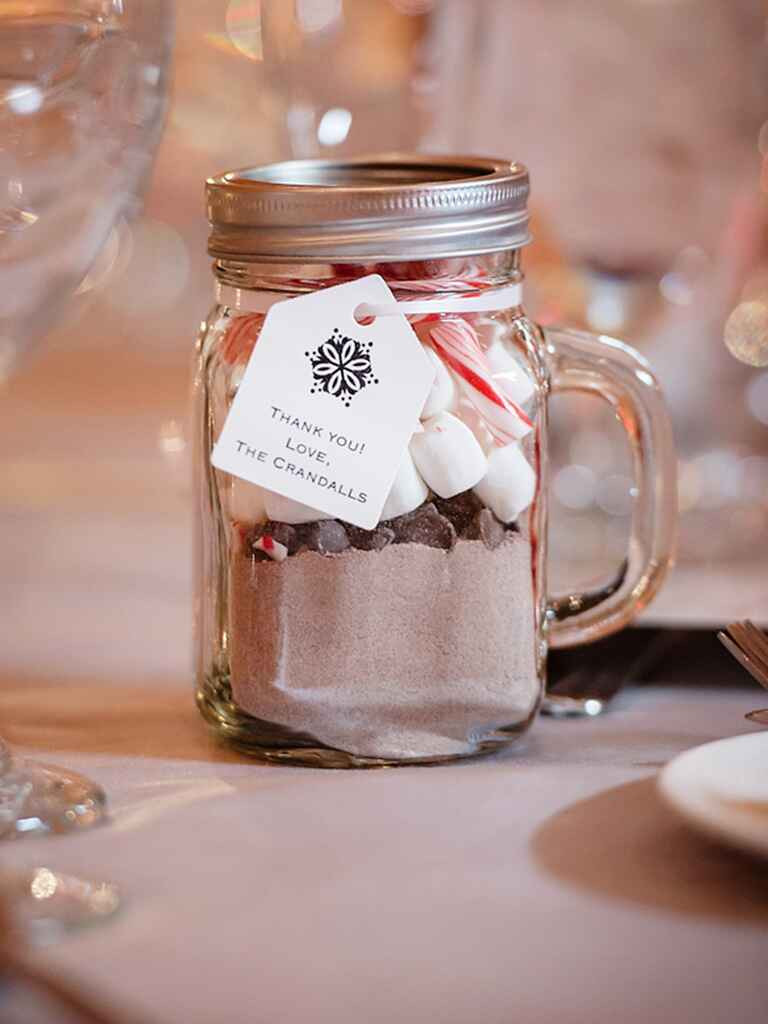 Favors For Wedding
 20 DIY Wedding Favors for Any Bud