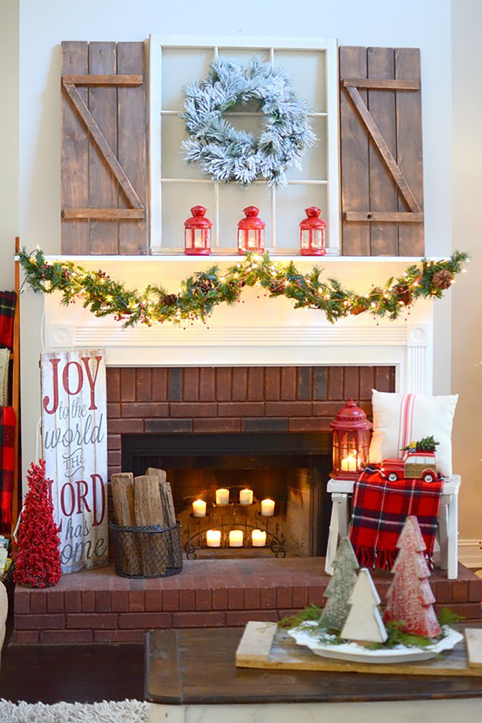 Fireplace Decorations For Christmas
 35 Christmas Mantel Decorations Ideas for Holiday