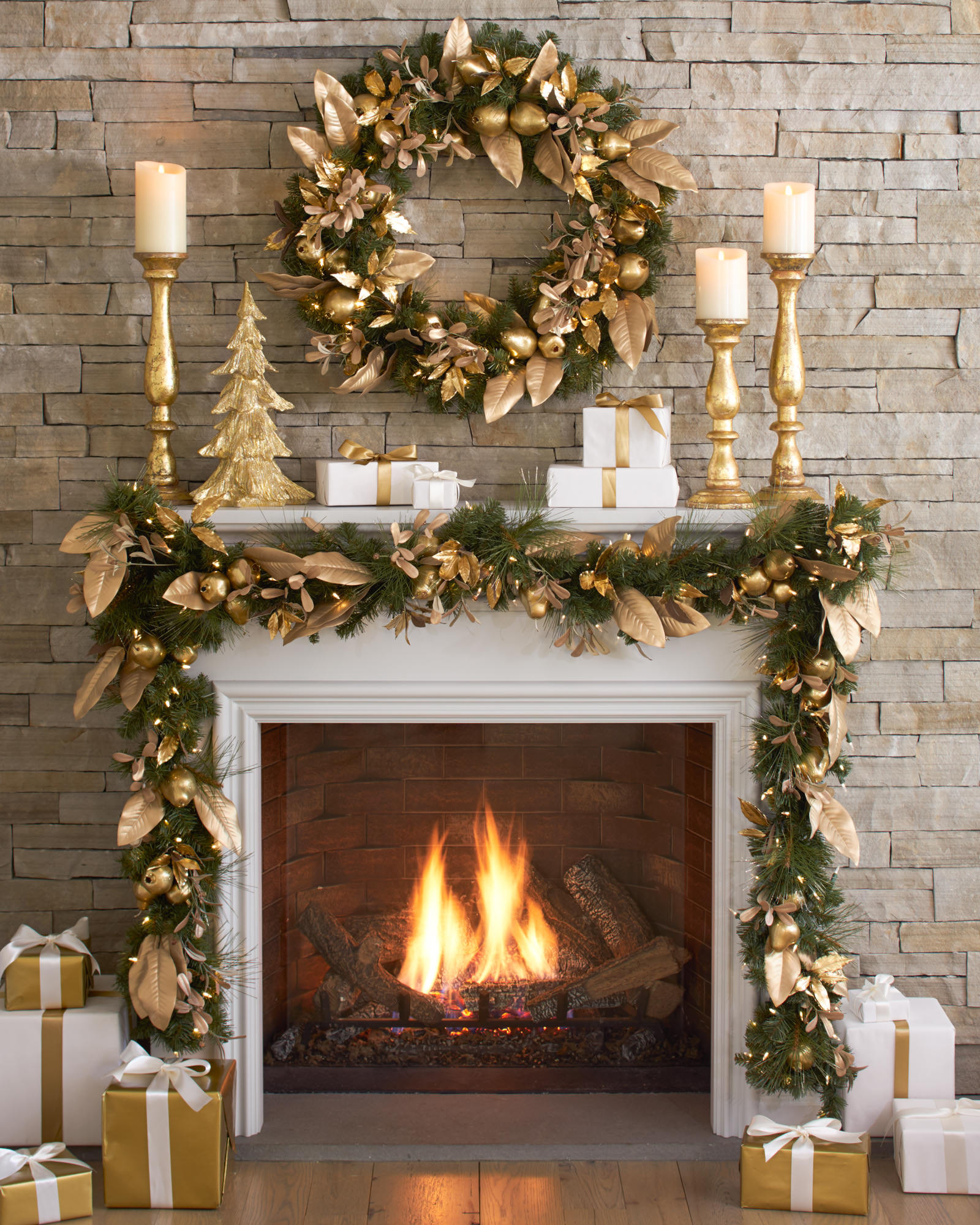 Fireplace Decorations For Christmas
 50 Christmas Mantles For Some Serious Decorating Inspiration
