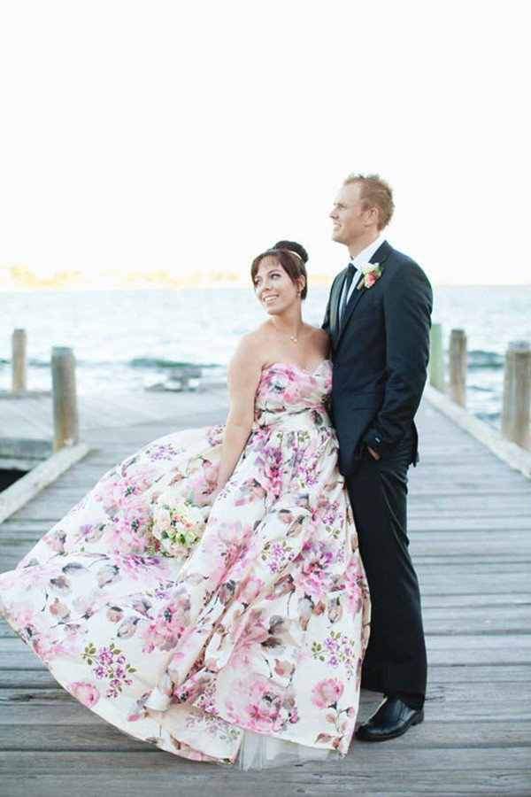 Floral Print Wedding Dress
 21 Beautiful Floral Wedding Dresses to Inspire