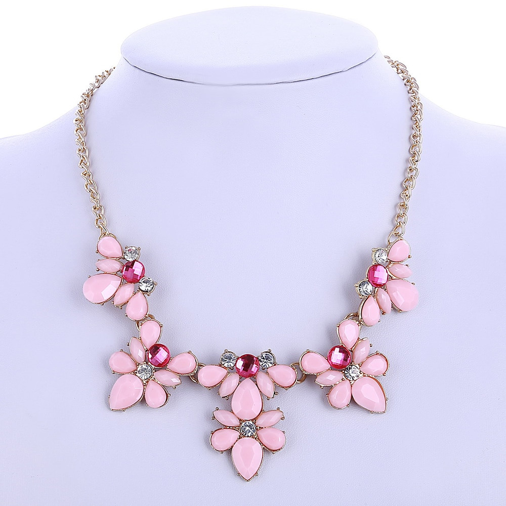 Flower Statement Necklace
 New fashion Pink Blue Green Color Crystal Flower Statement