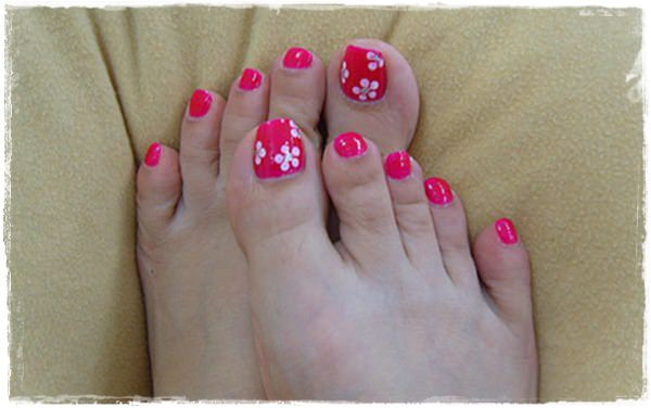 Flower Toe Nail Art
 45 Childishly Easy Toe Nail Designs 2015