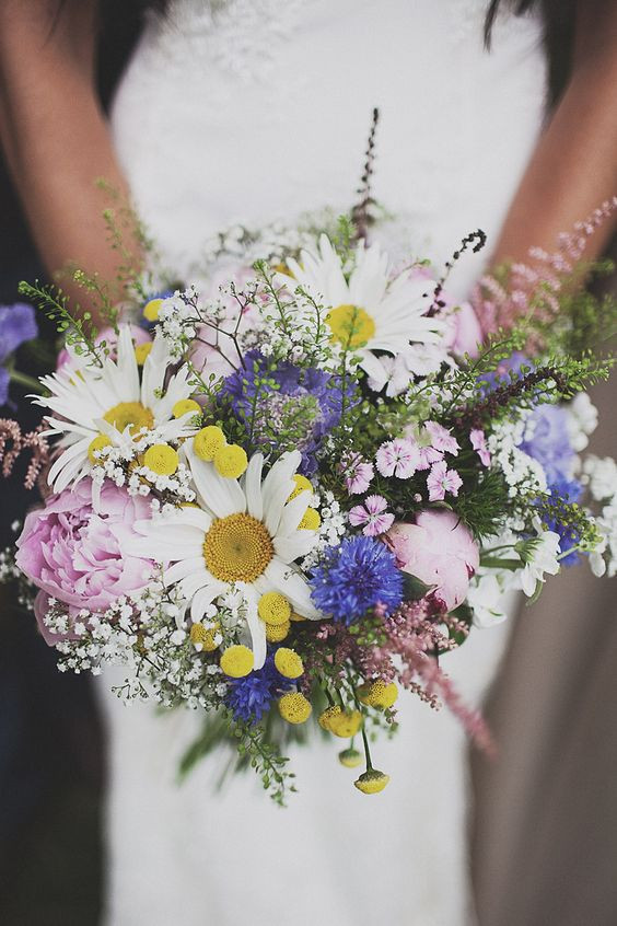 Flower Wedding
 30 Ideas to Incorporate Chamomile Daisies Into Your