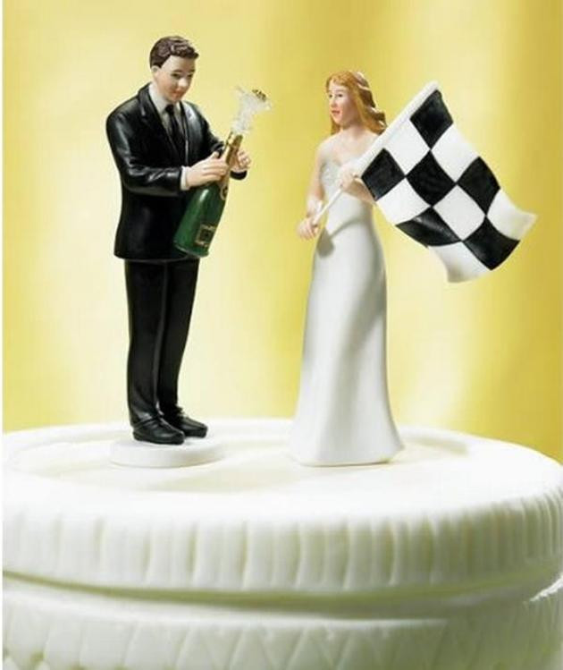 Funny Wedding Cake Toppers
 Hilarious Wedding Cake Toppers