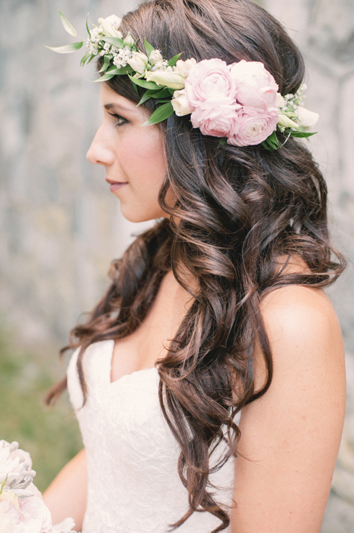 Garden Wedding Hairstyles
 21 Pretty Garden Wedding Ideas For 2016