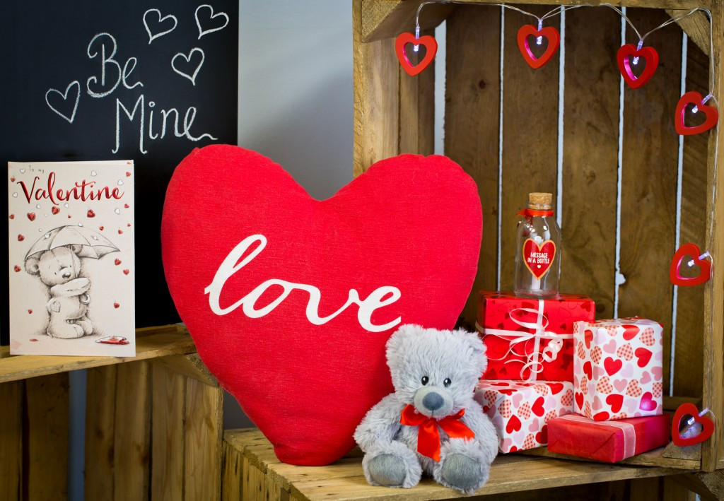 Gift Ideas For Valentines Day Uk
 Valentine’s Day t hamper for Him