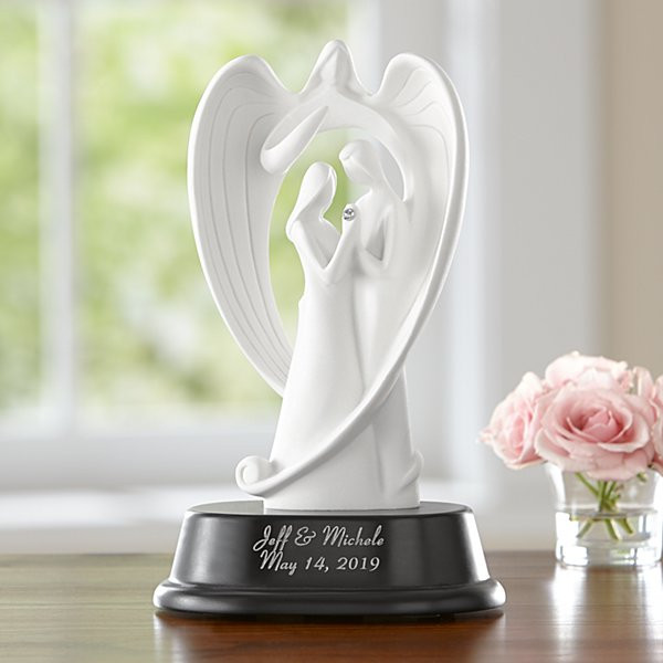 Gift Ideas For Wedding Couple
 The Best Wedding Gifts & Ideas Perfect for Any Season