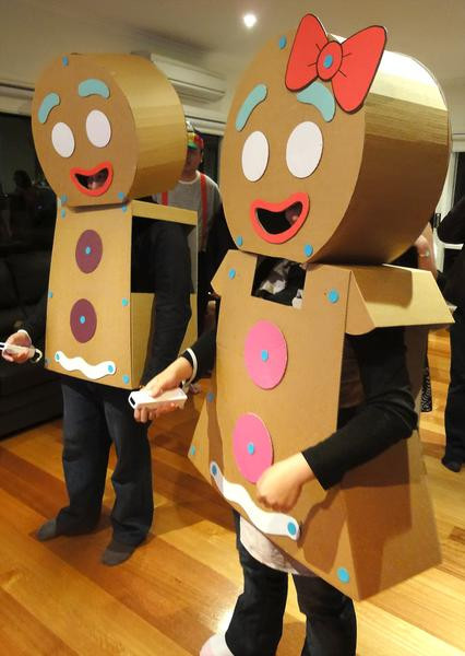 Gingerbread Man Costume DIY
 MAKEDO MAKERS – Makedo Cardboard Construction