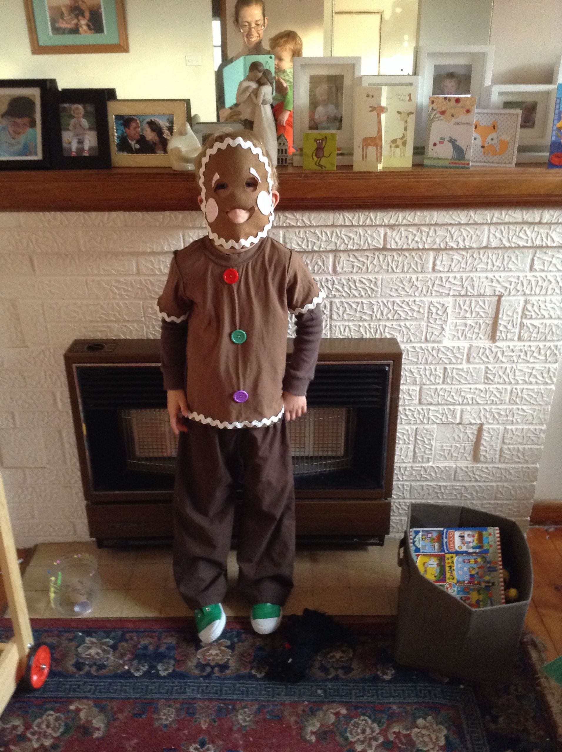 Gingerbread Man Costume DIY
 Gingerbread man costume for Fairy Tale dress up day 2014