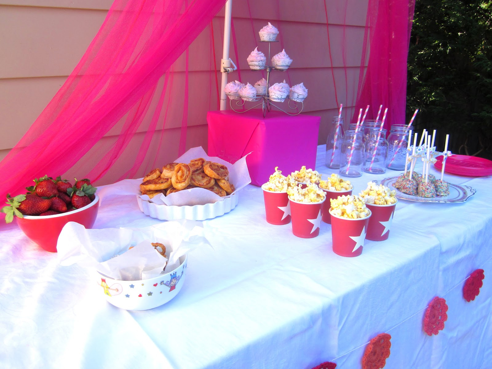 Girls Birthday Party Food Ideas
 Desire Empire Simple Food Ideas for a LIttle Girls Party