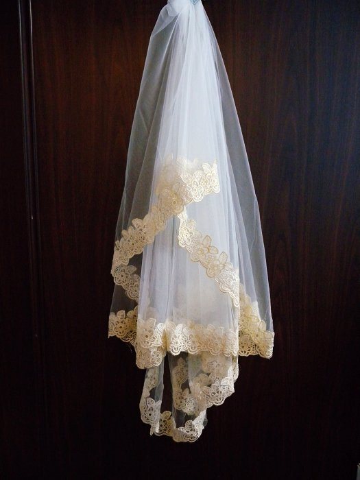 Gold Wedding Veils
 Unique Short Gold Lace Edged Bridal Headpiece Wedding Veil