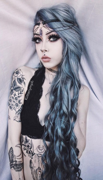 Goth Girl Hairstyles
 tattooed girl