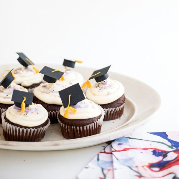 Graduation Party Cupcake Ideas
 Mini Graduation Caps Cupcake Toppers DIY