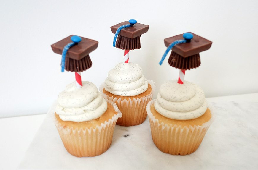 Graduation Party Cupcake Ideas
 DIY Graduation Party Cupcake Toppers